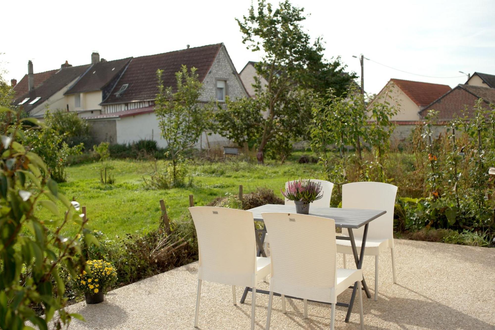 Les Jardins De Felicie Villa Poses Exteriör bild