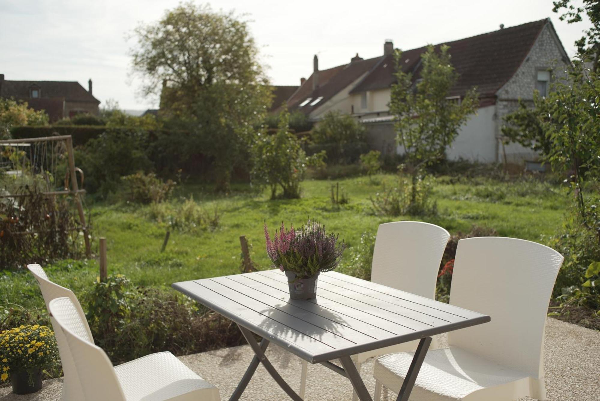 Les Jardins De Felicie Villa Poses Exteriör bild
