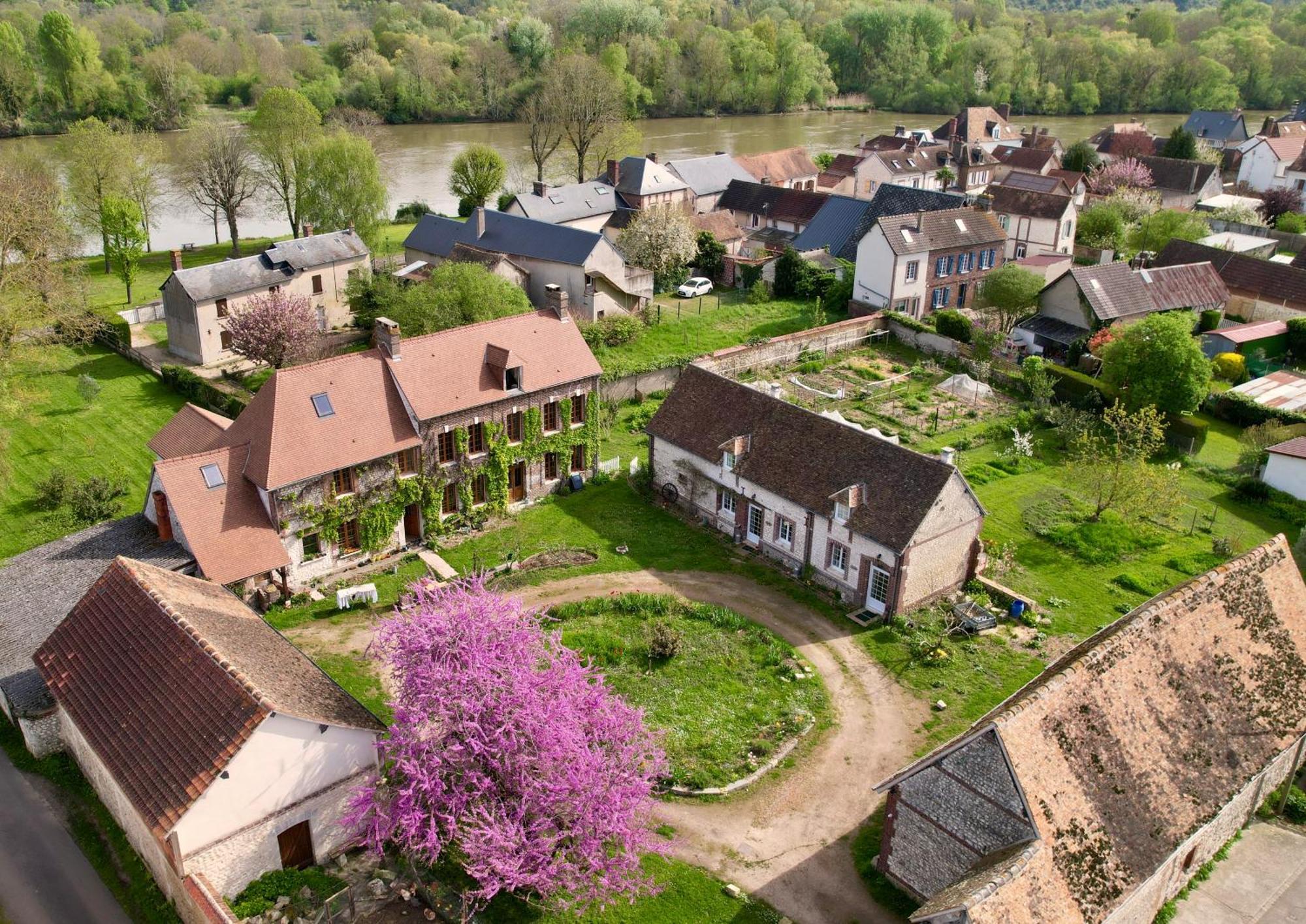 Les Jardins De Felicie Villa Poses Exteriör bild
