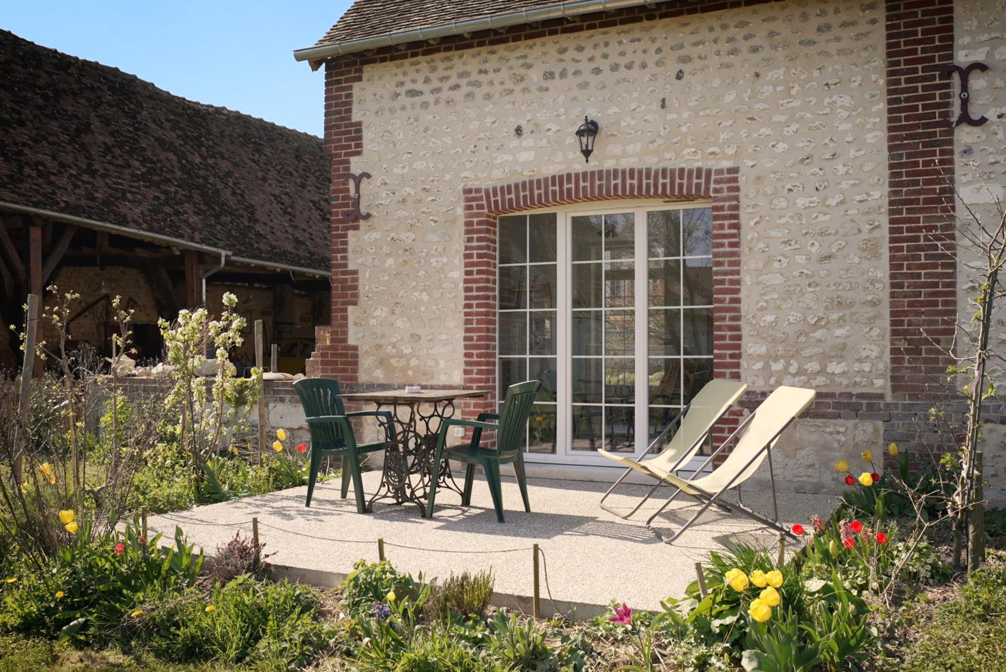 Les Jardins De Felicie Villa Poses Exteriör bild