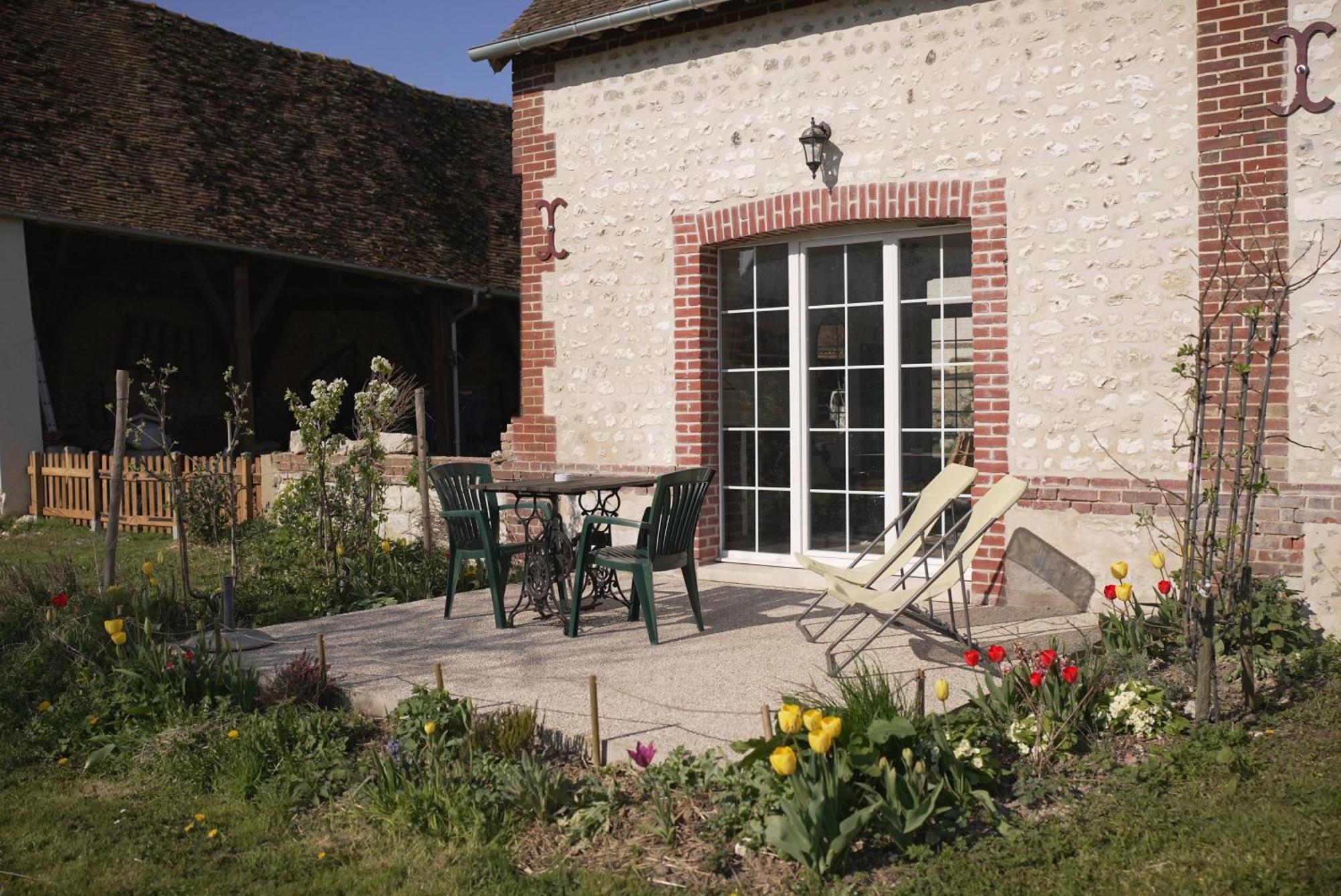 Les Jardins De Felicie Villa Poses Exteriör bild